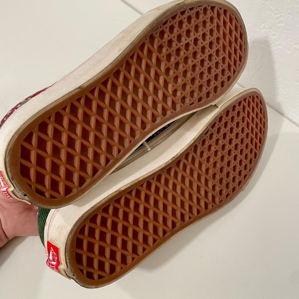 Vans - Picture 4 of 5
